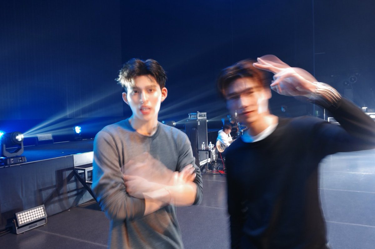 รูปเรื่อยเปื่อยมากๆ..

#ppnaravit #phuwintang 
#ปอนด์ภูวินทร์ #PondPhuwin 

cr: ig __singto