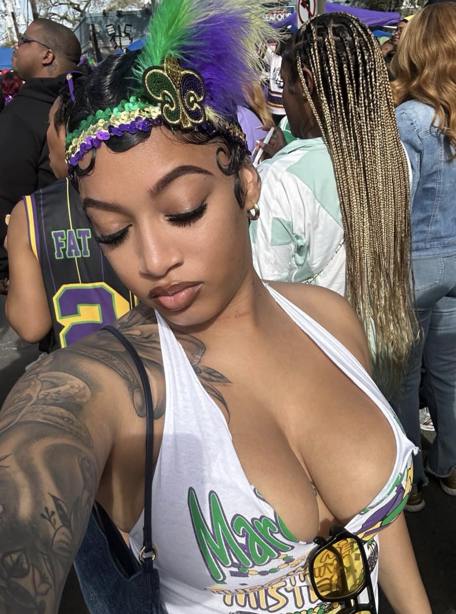 therealjayedahy's tweet image. I live for the nights tht I can’t remember , with the ppl that I won’t forget #MardiGras 🎭💜💚💛