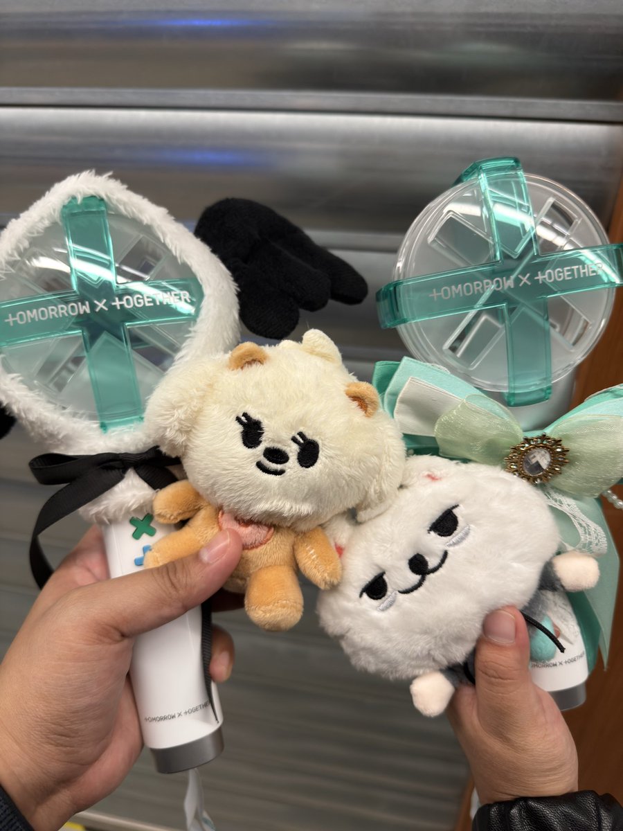 _kookiecrumbs's tweet photo. moa life update 🩵

almost a month since act:tomorrow in taipei 🥹 https://t.co/vrFLpwFF7f