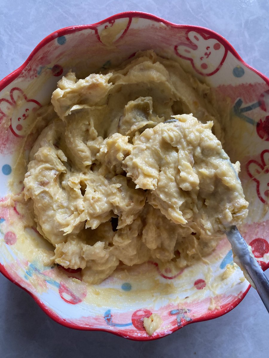 udah diaduk rata kyk gini masukin kulkas, terus dimakan dingin-dingin 🍠🧊 ENAK BGT GILA! serius gak boong enak, walaupun rasanya gak kyk cheesecake tapi ini ENAK