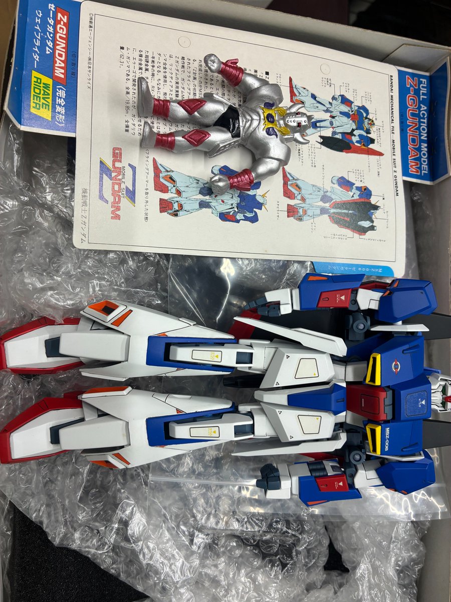 励ましのお手紙と、因縁のZガンダムを送っていただきました