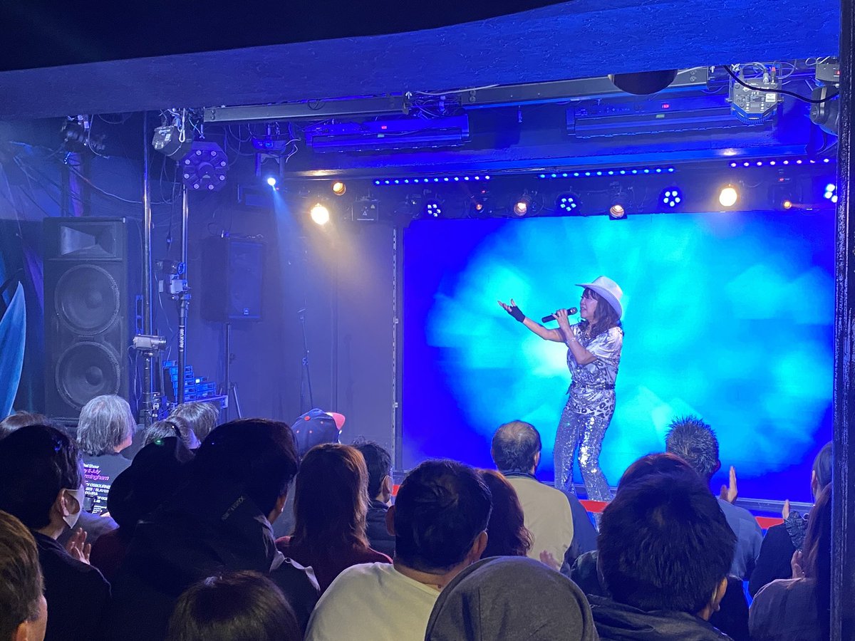 西川口でのBIPALIVE楽しかったですっ🎵
お客様さまと出演陣✨
一体感溢れて熱かったな〜💕
物販や写真撮りの時も皆さん礼儀正しく気持ち良くて⬆️
ラストのエルガイムを平松君や麻弥ちゃんと歌い分けして✌️
湖川先生も応援ありがとうございました‼️