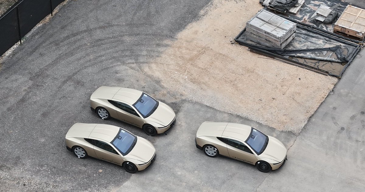 kone78681985's tweet image. 这下好了，失业人员连跑滴滴都没机会了
#cybercab