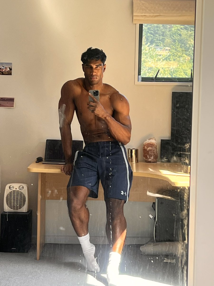 DAVIS 🏄 tweet media