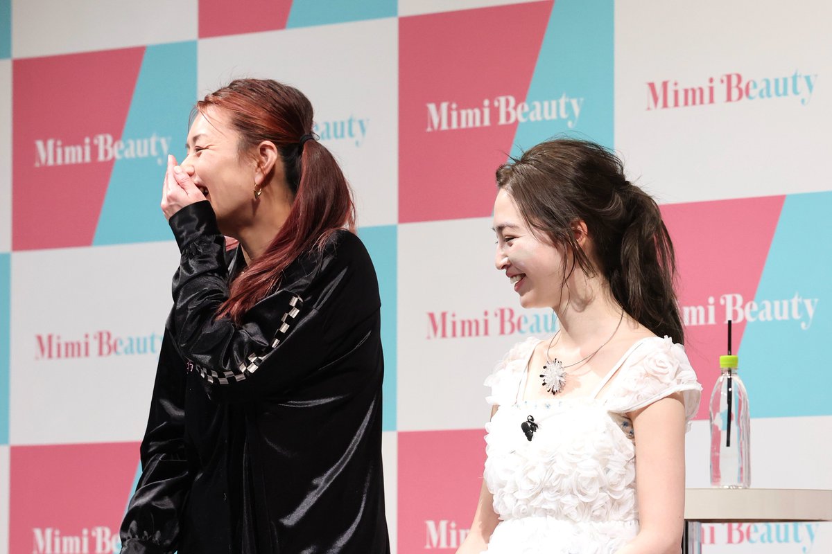 MimiBeauty__'s tweet photo. イガリシノブさん×上西 星来さんのステージショット🌟早速明日のメイクから取り入れたいプロの技をたくさん学べました✍️
#MimiBeautyMeetsに参加中 https://t.co/aTi4doWjJN