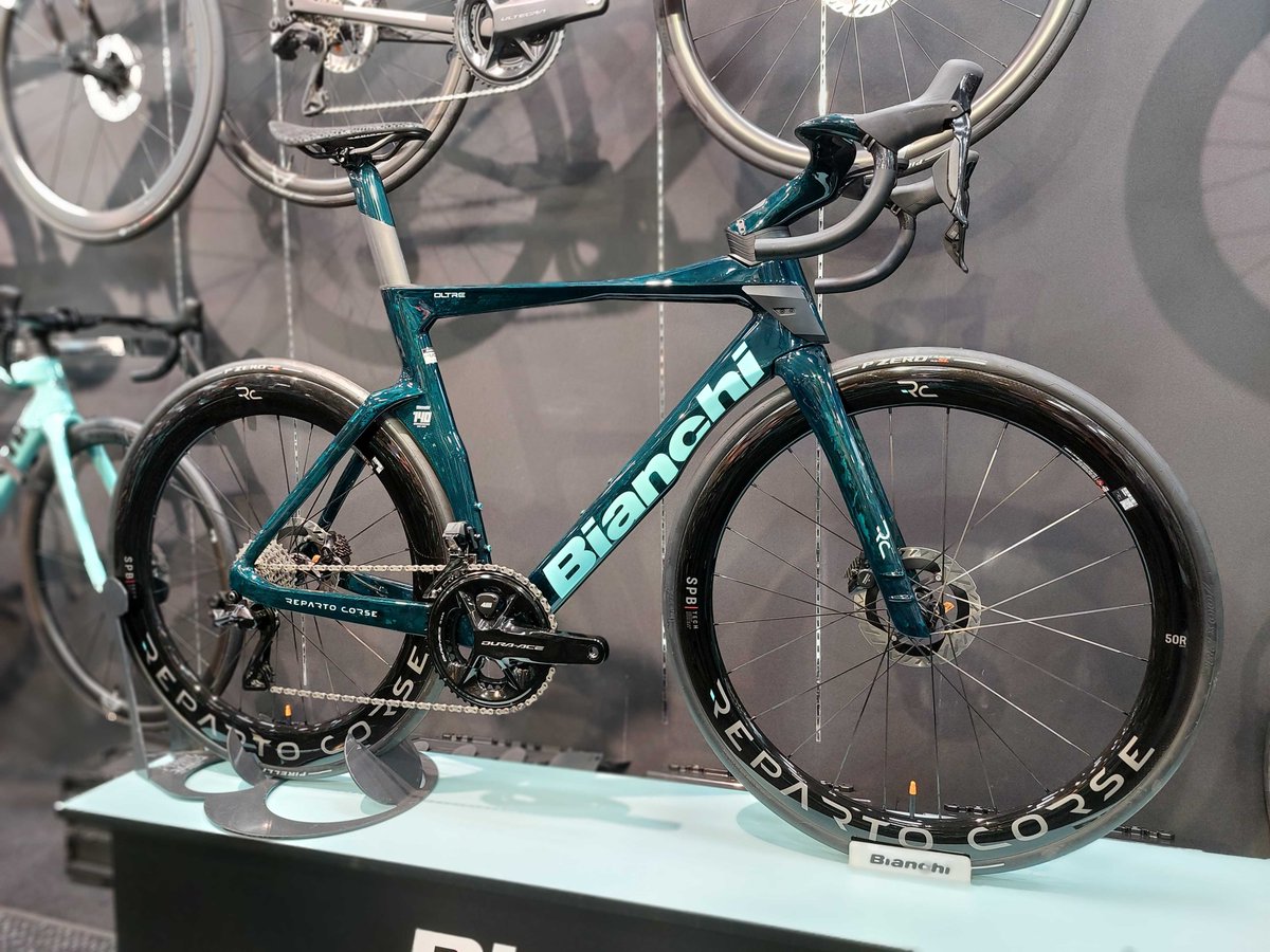 あと一週間！】 ビアンキ新橋です。 特別価格のバイク、パーツの割引や