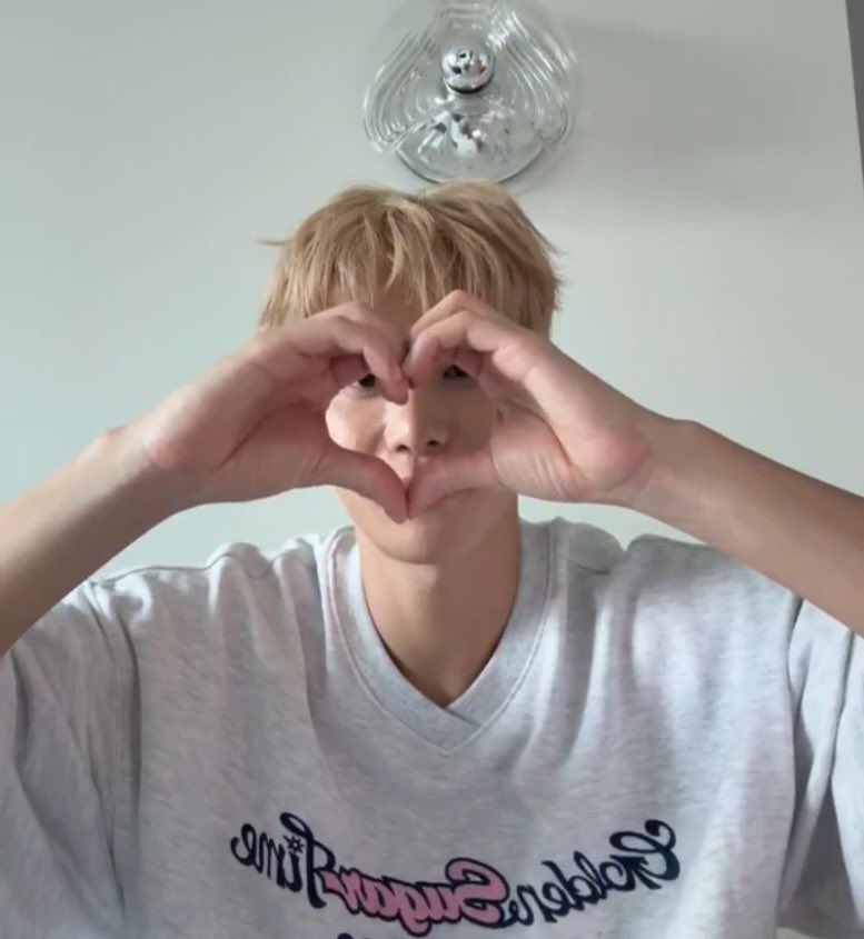 정우야 더 오래오래 보쟈 ~ ♥ 

#8yearswithJUNGWOO
#언제나_정우편