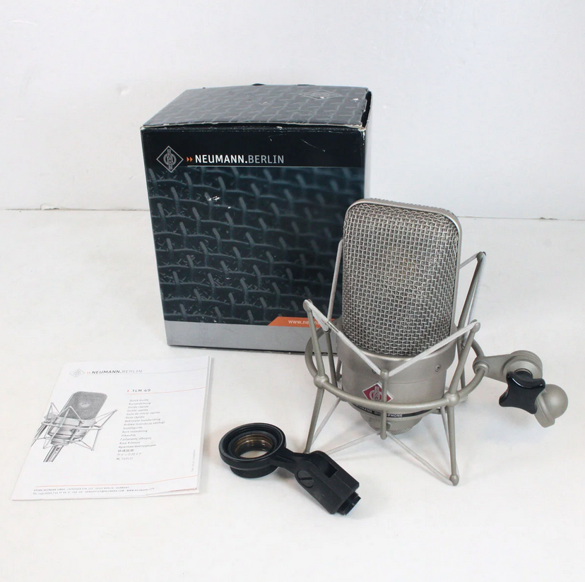 1484shibuya's tweet image. 【中古】NEUMANN / TLM49 set

クラシックでシルキーなボーカルサウンドに最適！
TLM 49 のヘッドアンプは、トランスレスで信頼性の高いソリッドステート技術を採用しながらも、真空管回路の音響を精密に再現する特殊な音響デザインを実現。

#NEUMANN #マイク