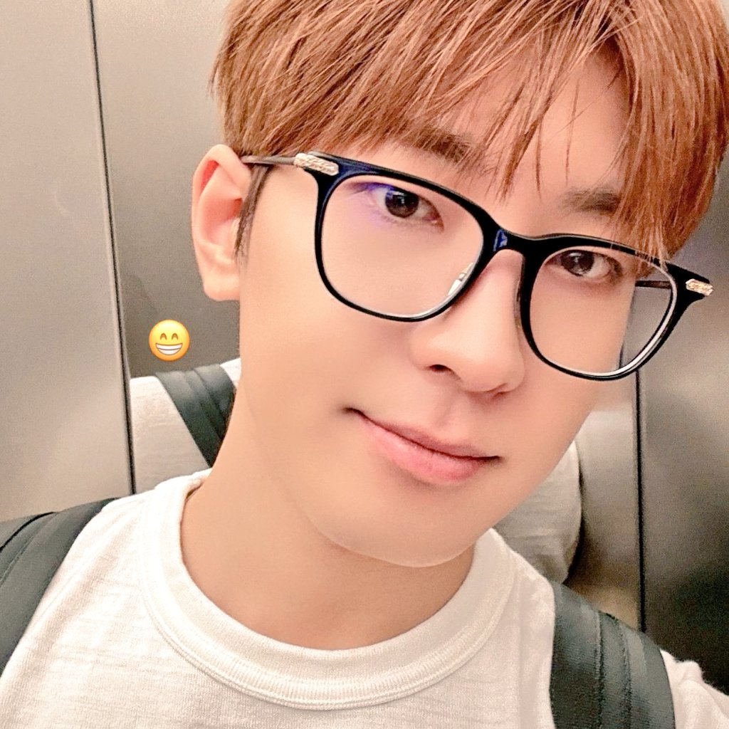 Me &amp; My Pretty bias 🐱💕