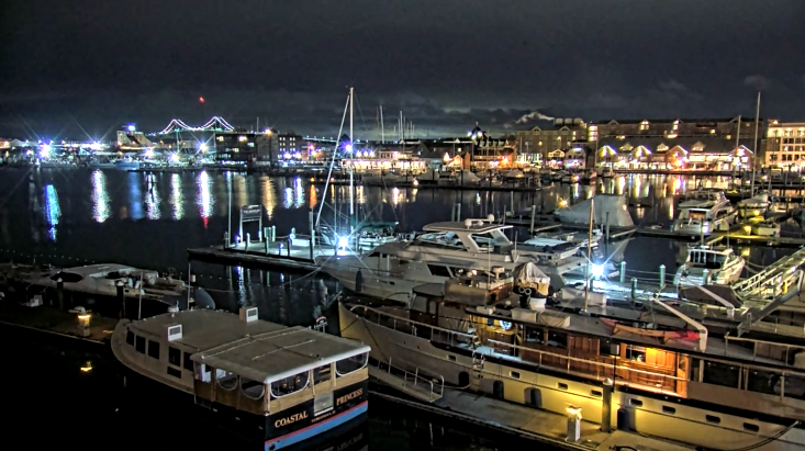 oralcarter's tweet image. 11:31 pm ET 2/21/2026 #NewportHarbor Webcam, facing NW 

#NewportRI 

Calm and quiet tonight; Tomorrow Night &amp;amp; Monday will be a completely different story!