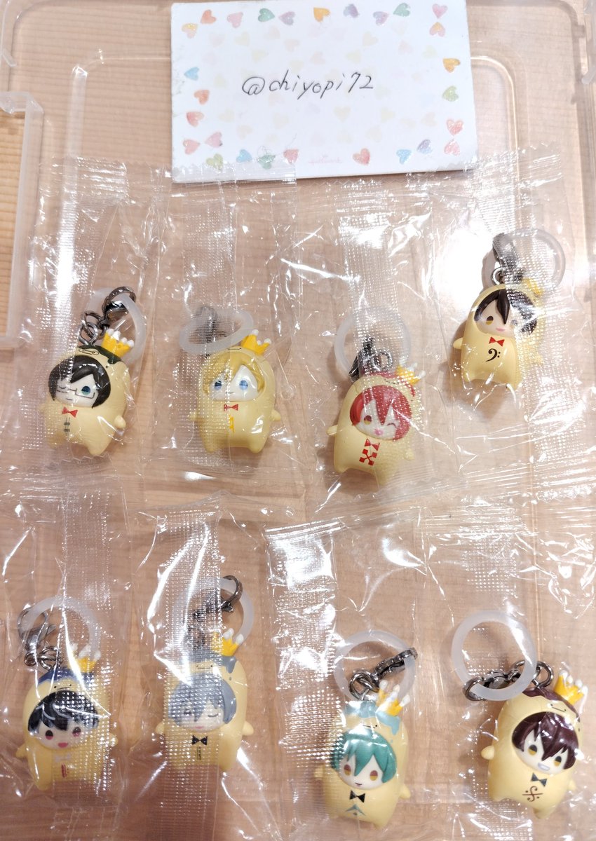 chiyopi72's tweet photo. アイナナ めじるしアクセサリー  王様プリン 【交換】

【求】一織
【譲】大和 ナギ 陸 龍之介 百 千 悠 トウマ

本日、大阪日本橋～難波にてお手渡し交換

14:50～のアニカフェ入店予定につき、お時間はそちらの回での店内での交換、またはカフェ開始前後となります。 https://t.co/7KEcDbu3mU