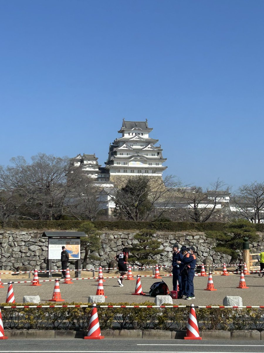 ShigeKobu's tweet photo. 知り合いが参加してるので、姫路城マラソンを観にきました。
記念に姫路城撮ってみた🙂
#世界遺産姫路城マラソン2026 https://t.co/N9h2Xq9Dtm