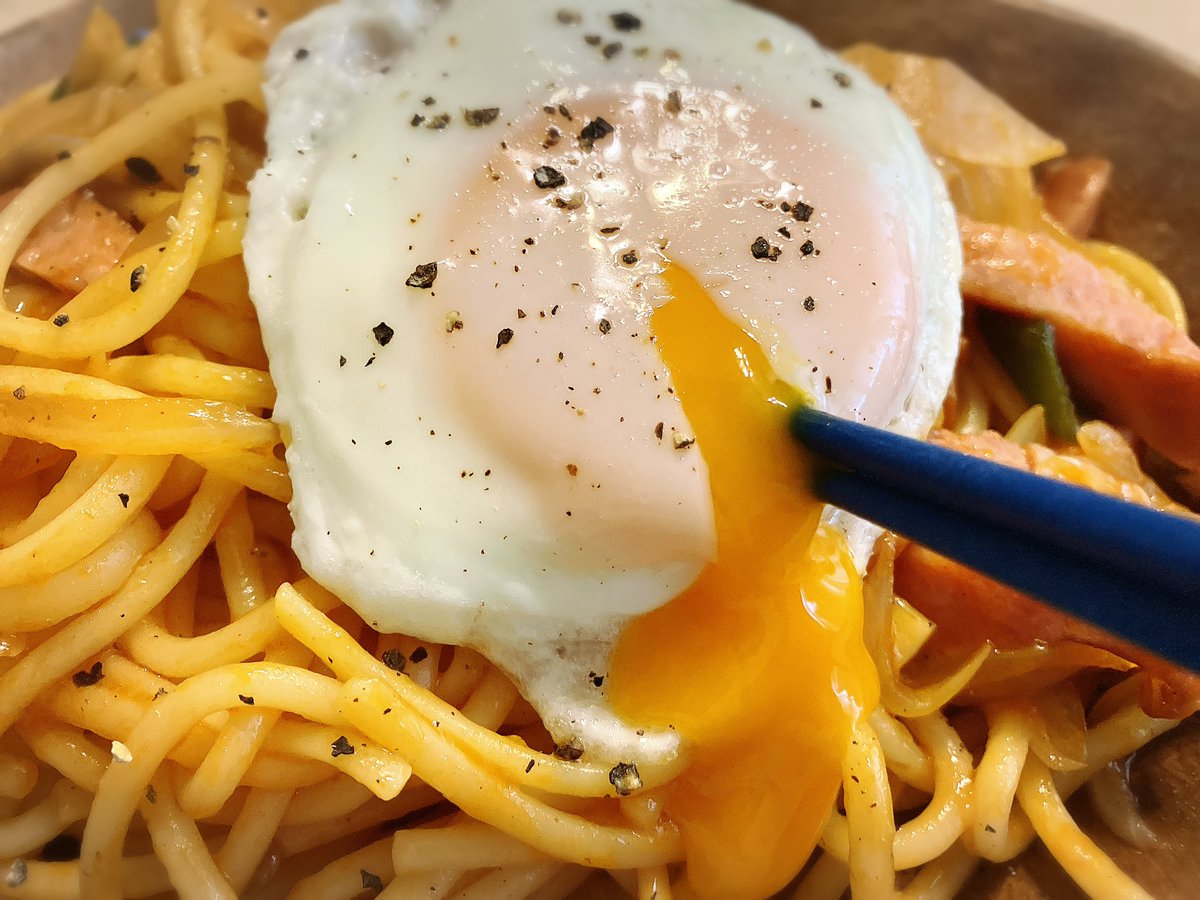 昼めっし ✔︎スパゲッティナポリタン🍝 ✔︎ハムサラダ🥗 うみゃい💕