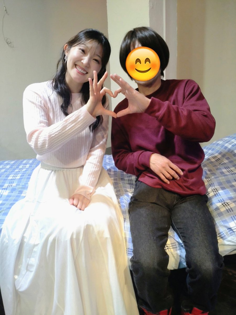 紗雪さんの撮影券、2枚購入＆ブロマイドの当たり券の撮影券で、計3枚✨
①えんじさん、乙女だから…と乙女っぽく😄
②シンプルに✌で
③❤マーク作って✨ 緊張してたのバレバレでした😄
#朝ゲキ 熊本
#片山紗雪 さん