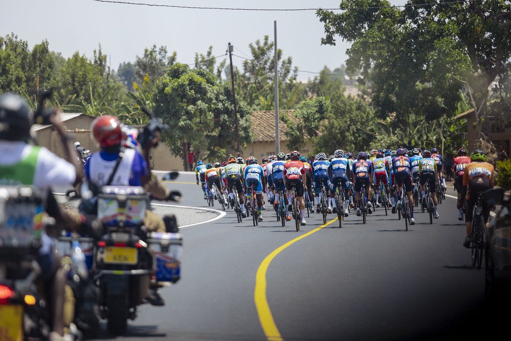 MRutagarama1's tweet photo. Ku nshuro ya 18 ni #TdRwanda2026
Byibuze iyi #Imihanda 👇🏾mubona irisiganwa riraje rihanasange. @Rwandapolice mu ijwi ry’Umuvugizi wayo @CityofKigali ni ukwirinda gukora Ku bakinnyi turi mu mvura aho yakwangiza ibintu mutange amakuru byihuse.@ThyAchilles #TdRwanda2026 https://t.co/mOlJSjlhtQ