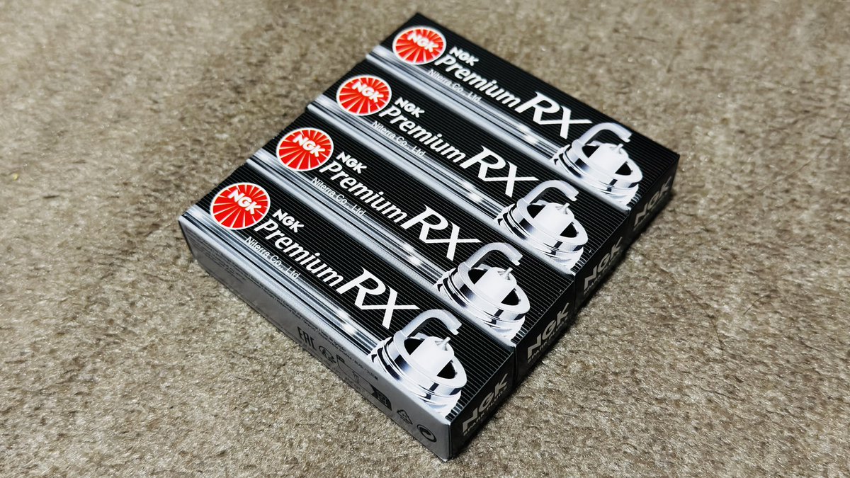 nb_taka's tweet photo. ロードスターを購入してから２万キロ走行したので、スパークプラグを交換するついでにイグニッションコイルも交換してみました。今まで決まった回転域での微妙なもたつきが解消されて大満足‼️

#JOYFAST
#ハイスパークイグニッションコイル
#スパークプラグ https://t.co/7qWTkbp77o