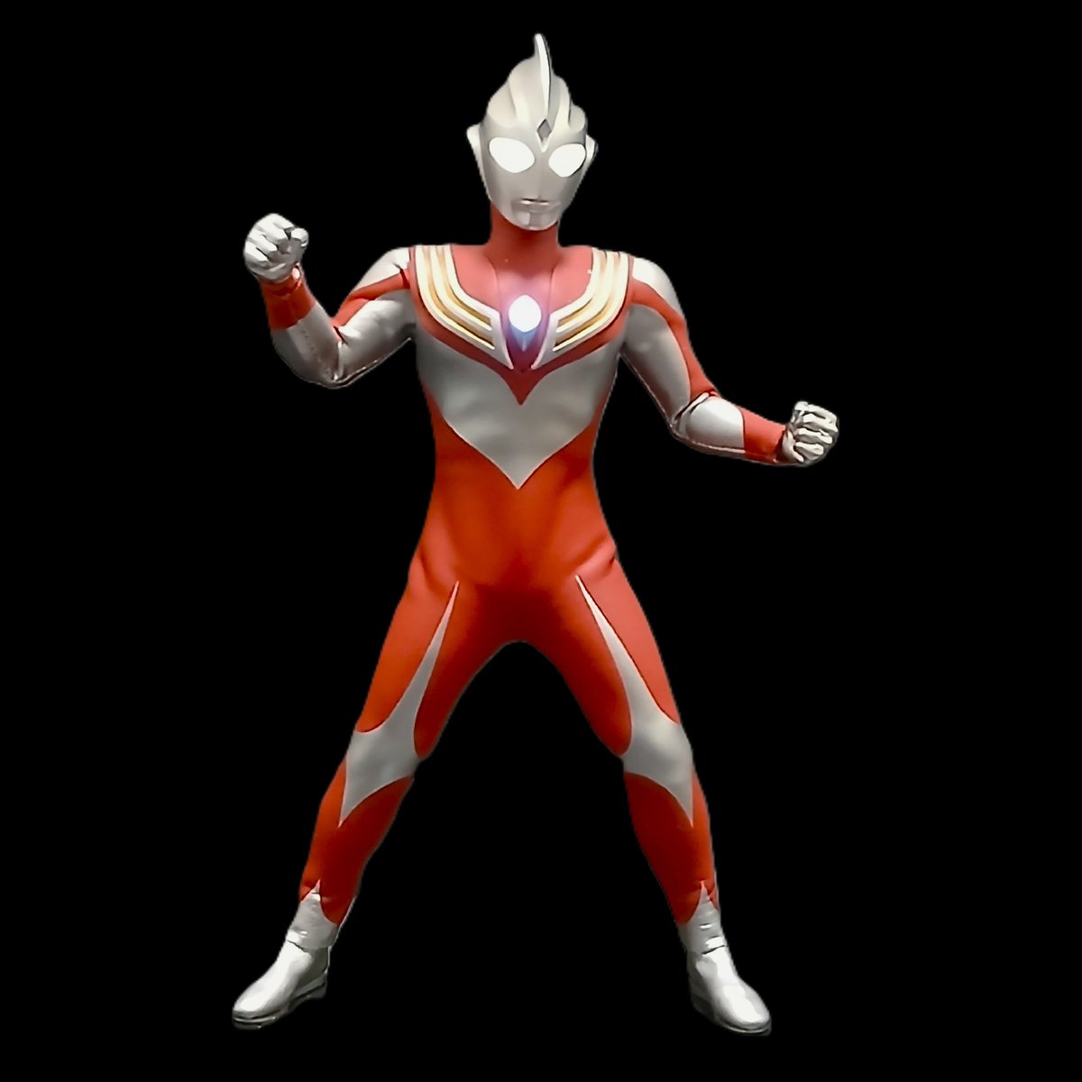 関節可動玩具好き三手八郎です。待望の ALPHAMAX「ティガ パワータイプ