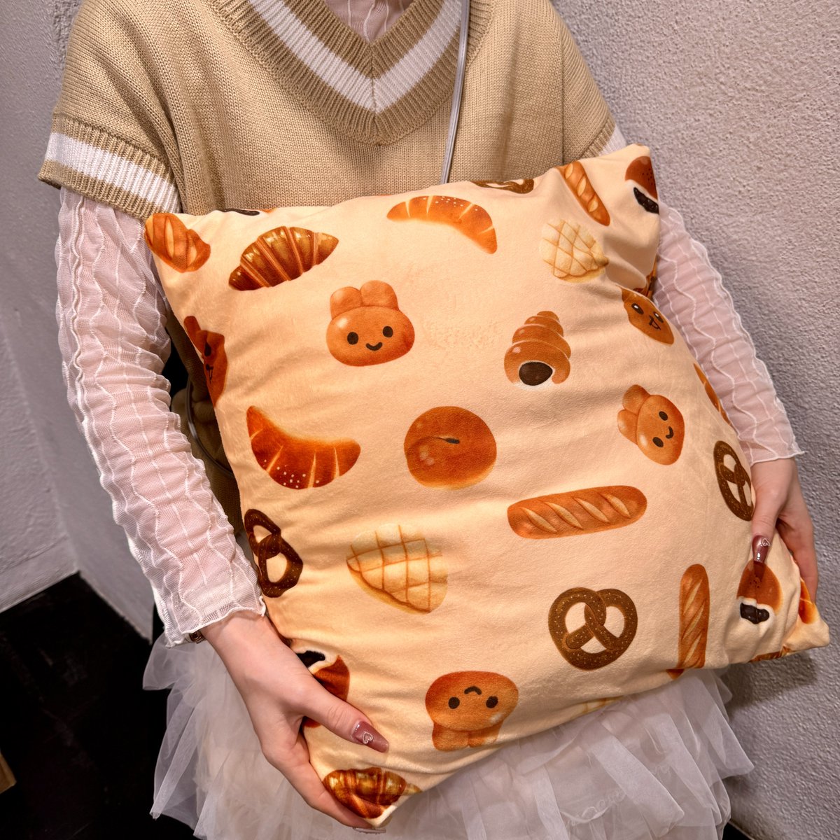 緊急告知／ こちらの【やさうさパン総柄クッション】、 実物があまりに