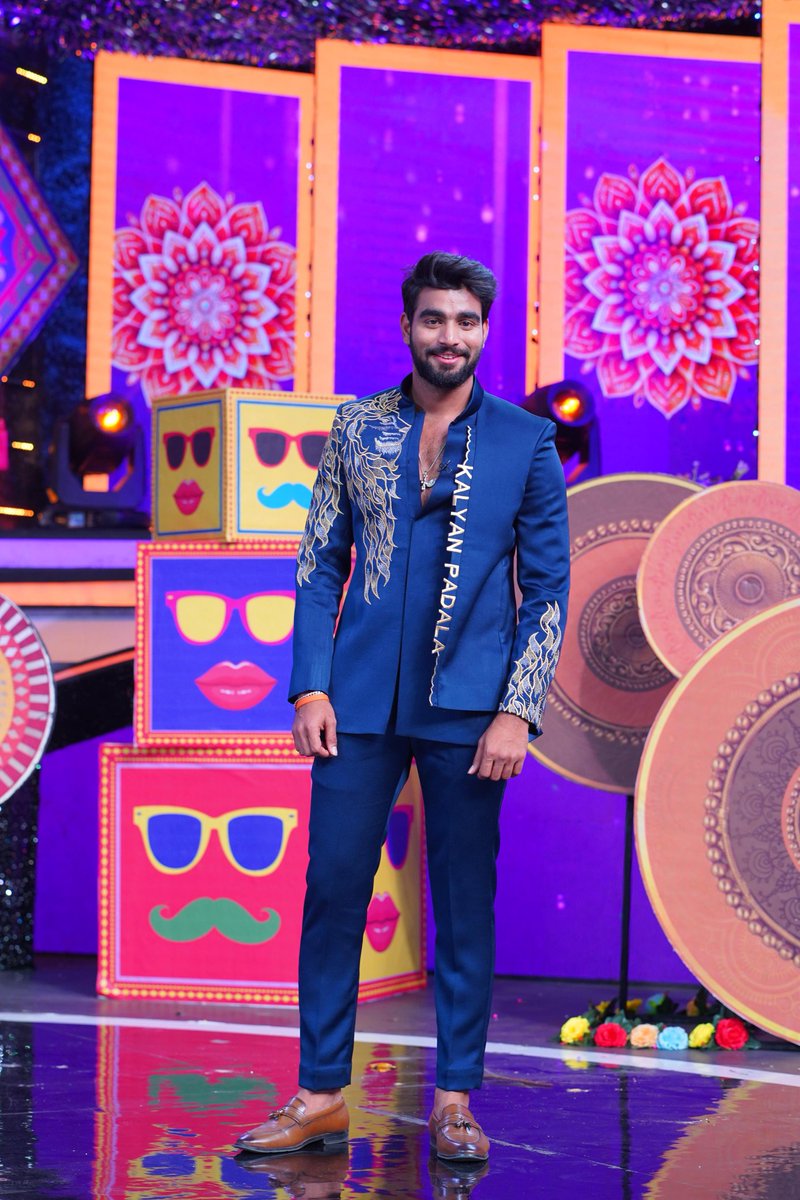 kalyanpada38118's tweet image. The Much Awaited #BBUtsavam is all set to bring heartwarming entertainment today evening.

Catch all the heartwarming moments today 6PM on @starmaa Relive #BiggBoss combinations and experience blockbuster entertainment like never before.

#kalyanpadala #biggboss9telugu