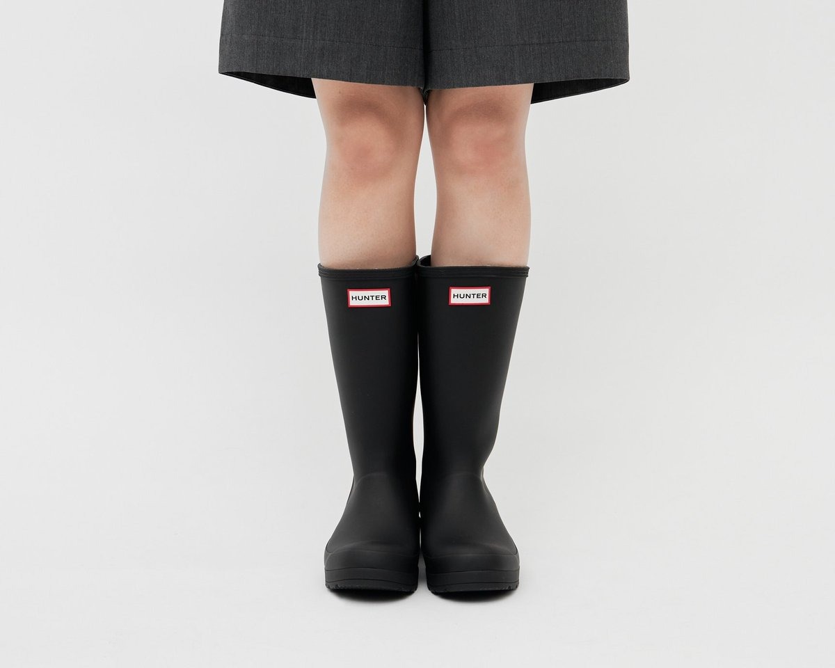 職人の手作業によって作り出される「ハンター」のレインブーツは、品質