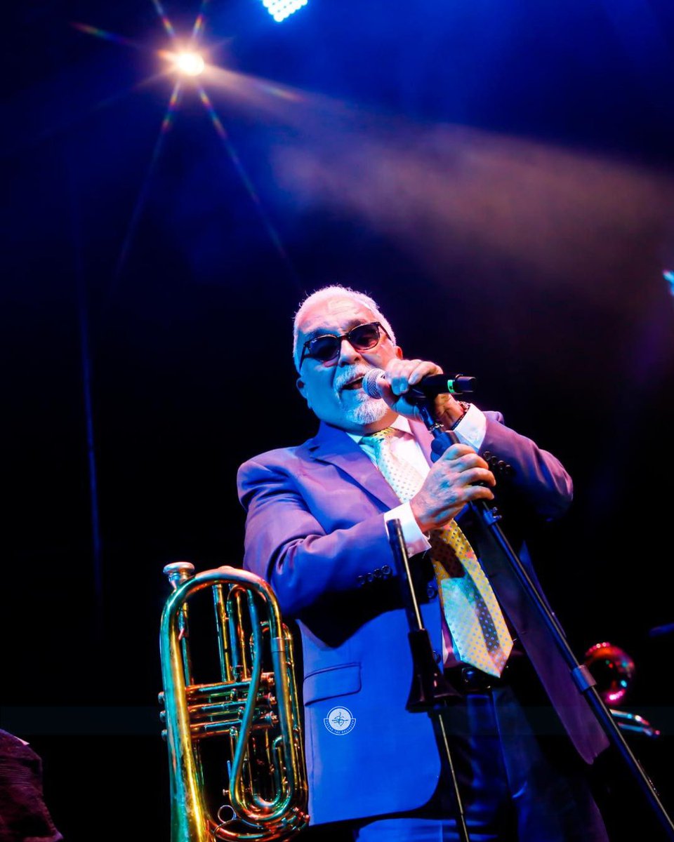 SetListChile's tweet image. Gracias por todo lo que nos entregó DON @williecolon 🌹🌹🌹🌹