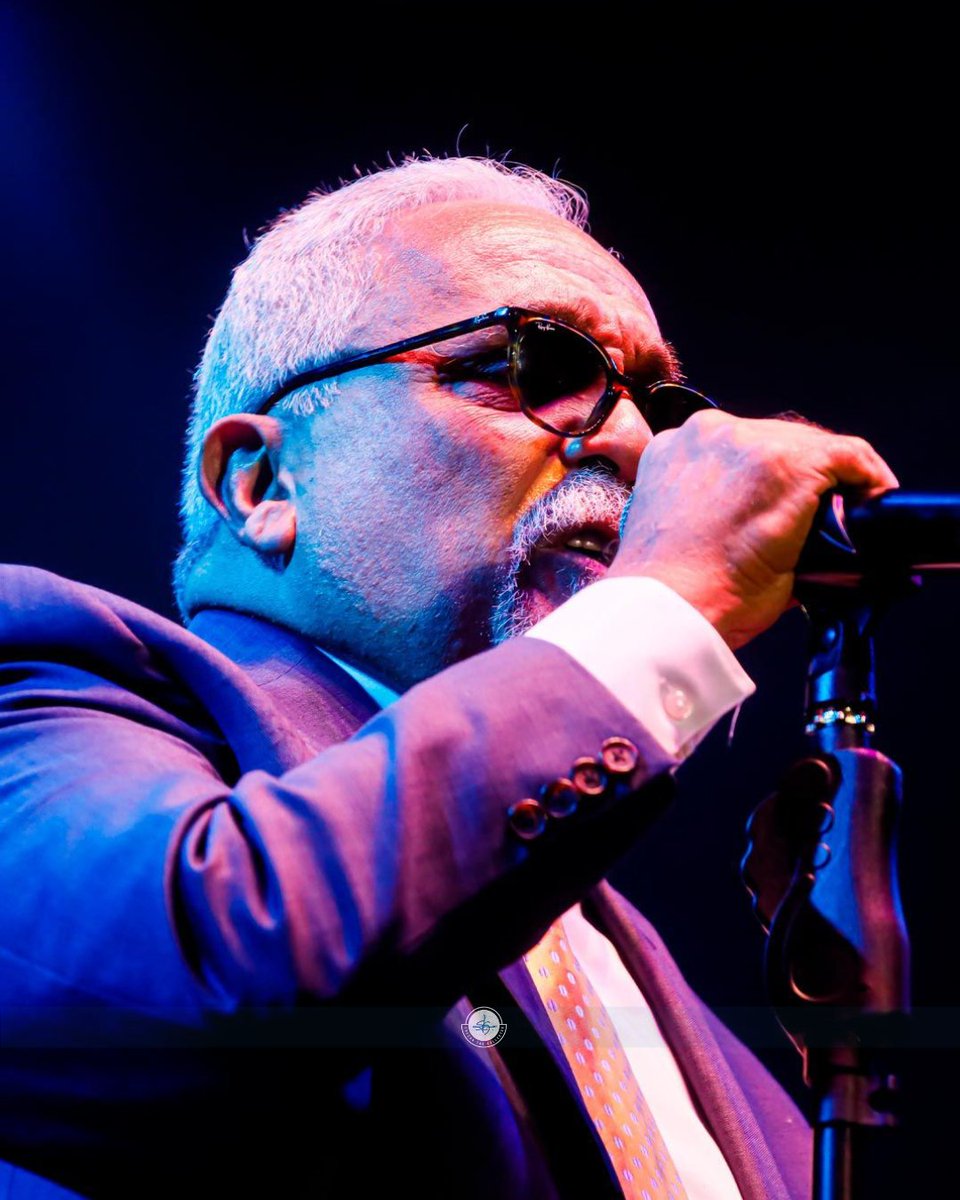 SetListChile's tweet image. Gracias por todo lo que nos entregó DON @williecolon 🌹🌹🌹🌹