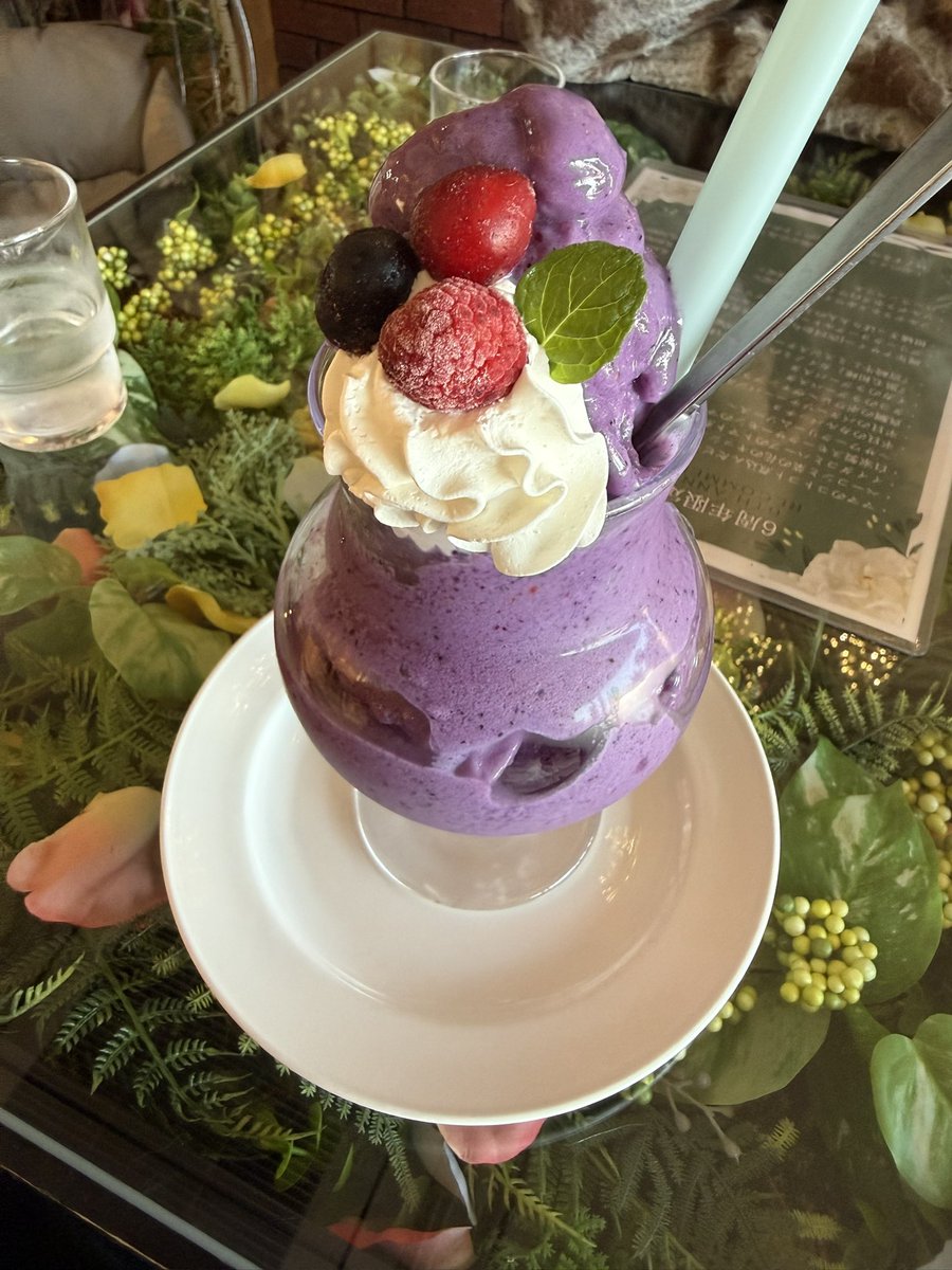 昨日は師匠の長谷川先生や大学時代、指揮法でお世話になった山本訓久先生のアンサンブル ペガサス トウキョウの演奏会へ伺い金管アンサンブルの響きを楽しみ、今日はくにたちの先輩・武崎さんのリサイタル！

昨夜は長谷川門下のお兄様とお姉様とお茶もして、11月の演奏会へ向けてお話🍵