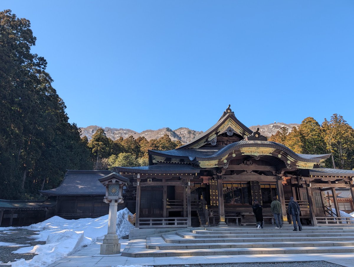 soymilkflake's tweet photo. 弥彦神社に立ち寄って岩室温泉宿泊。美しい日の出と、ちょうど2/20から開催していたひな巡りで色んなお雛様が見れて良かった。
にしても雪がほとんどなかった。暑かった。 https://t.co/POOKVwJ3Jn