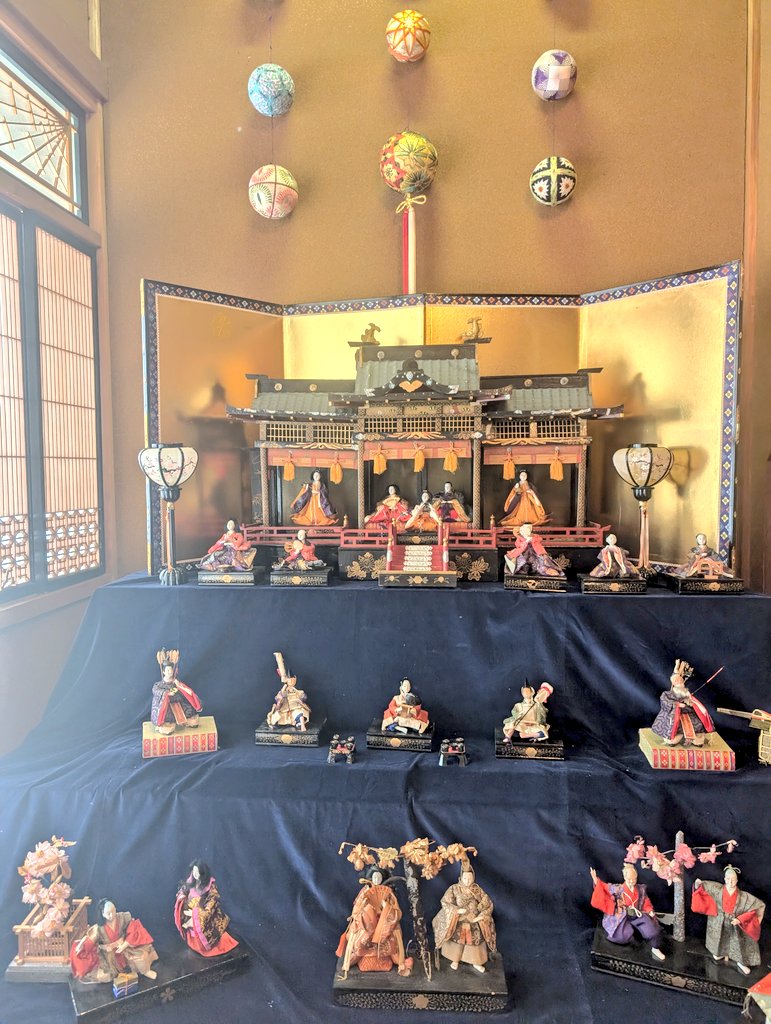 soymilkflake's tweet photo. 弥彦神社に立ち寄って岩室温泉宿泊。美しい日の出と、ちょうど2/20から開催していたひな巡りで色んなお雛様が見れて良かった。
にしても雪がほとんどなかった。暑かった。 https://t.co/POOKVwJ3Jn