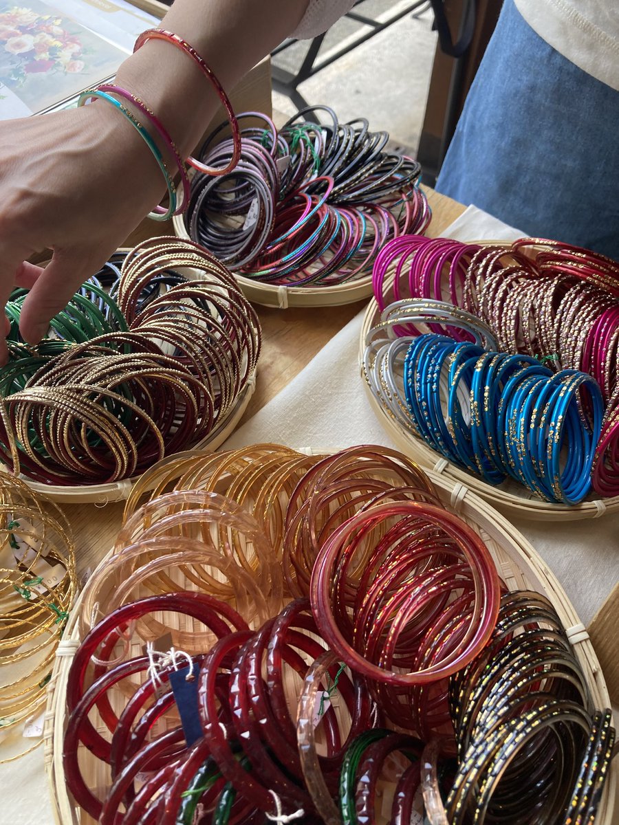 腕輪たちなんですけども、まだまだわたしの手元に残っておりまして、3