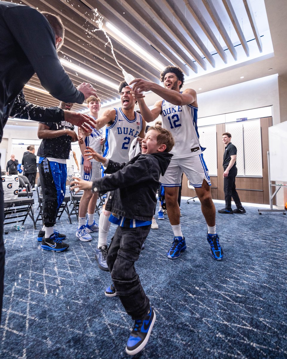 DukeMBB's tweet photo. wholesome dub content https://t.co/46GqKuFTxE