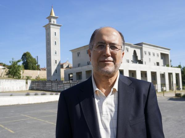 Brigadejuive's tweet image. Le saviez vous ? 
Boubaker El Hadj Amor, imam de la grande mosquée de Poitiers a été mis en examen pour financement du terrorisme. Haut responsable de Musulmans de France (ex-UOIF), il occupe des fonctions de direction au sein de cette fédération nationale de l'Islam de France.