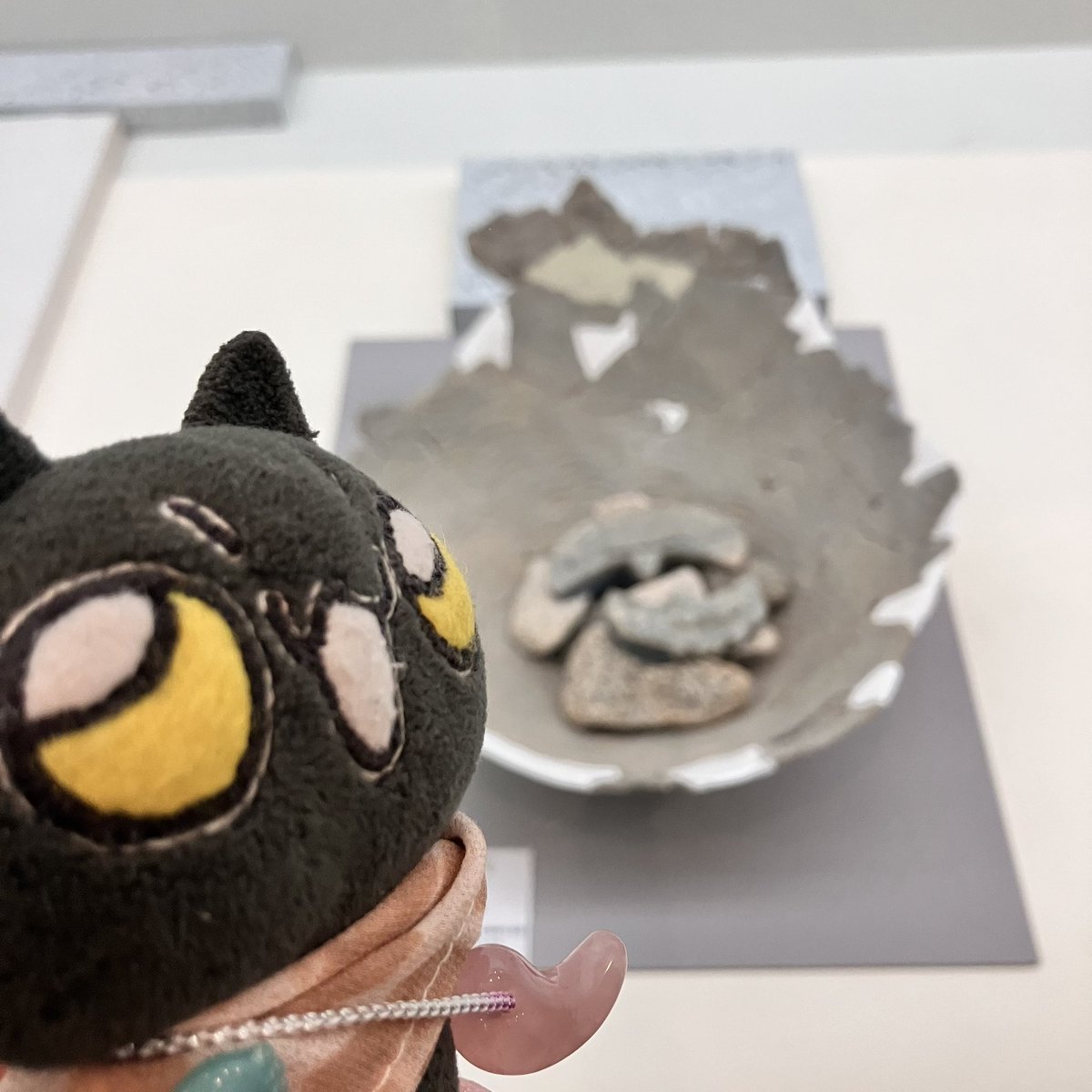 勾玉見てきた(⌯ '𐃷'⌯ ) 子持勾玉可愛い🖤 勾玉ってガラスもあるんだ