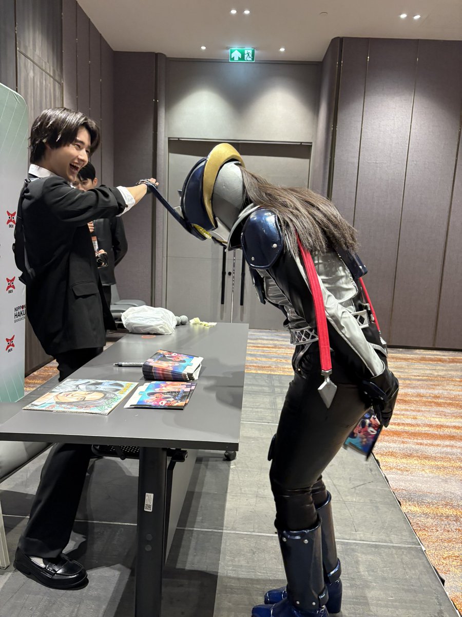 SANKIWORLDWIDE's tweet photo. @MaitoF_official こんな方も…✨
#ANIMONIUM2026
#仮面ライダーアインズ
#ありがとう https://t.co/t3yFuecBa9