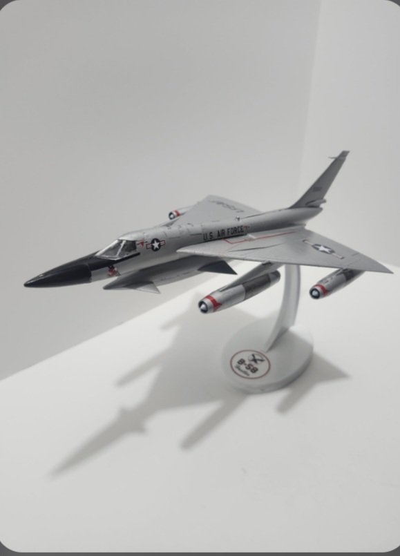 MidnightModeli1 tweet picture