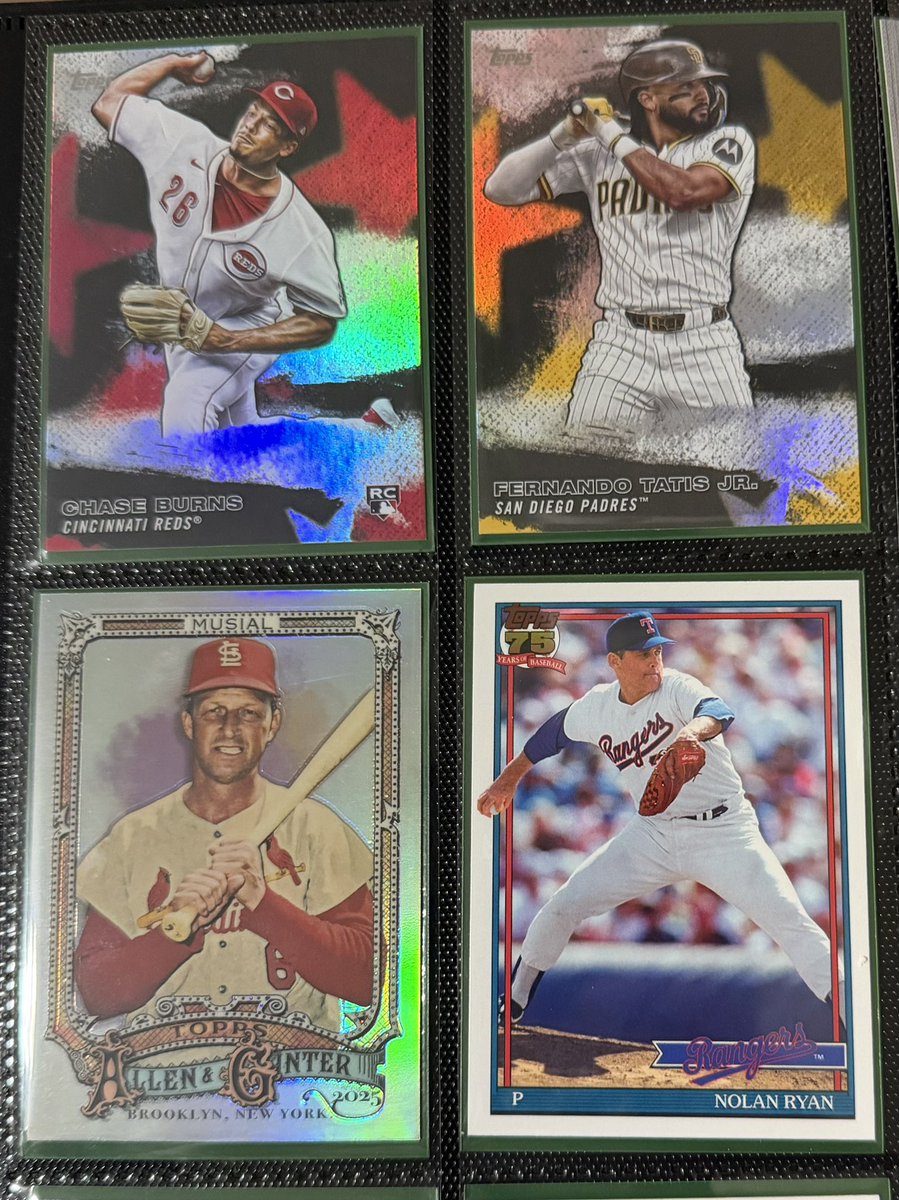 TheeOch0's tweet photo. Some pulls, anything good?! @CardPurchaser https://t.co/42ZBAoCKXW