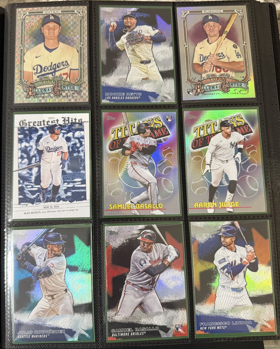 TheeOch0's tweet photo. Some pulls, anything good?! @CardPurchaser https://t.co/42ZBAoCKXW