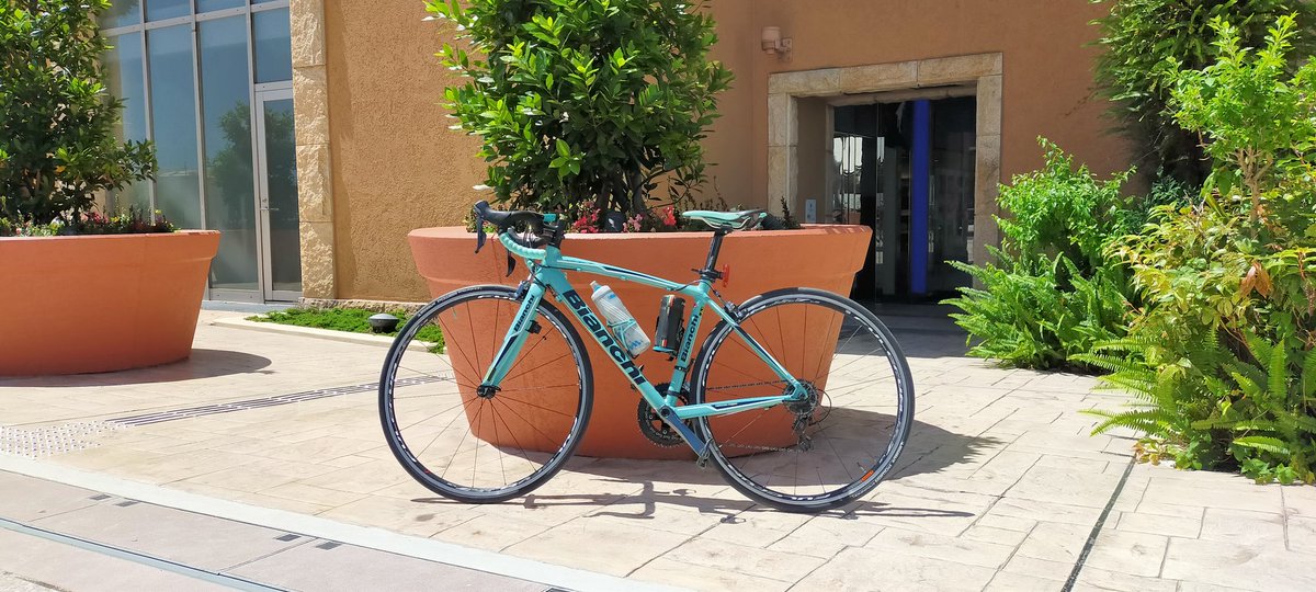 oltrexr1's tweet photo. 2月とは思えない陽気☀️暖かい通り越して暑いぐらいです。絶好の自転車日和ですが、まだ完全に風邪も治っていないので乗るの止めました🚴😿春になったらナンボでも乗れるし我慢😣なので今日は春野菜の植え付けの準備で土を耕してます🍅今年はトマト、バジル、イタリアンパセリ育てるつもりです🇮🇹 https://t.co/zkIWtQ5uwV