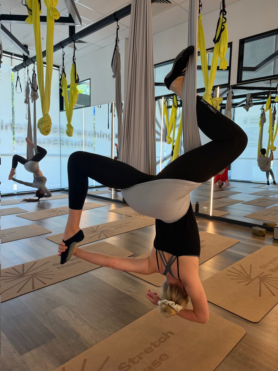 ClaraHelms's tweet image. #upsidedown #silks