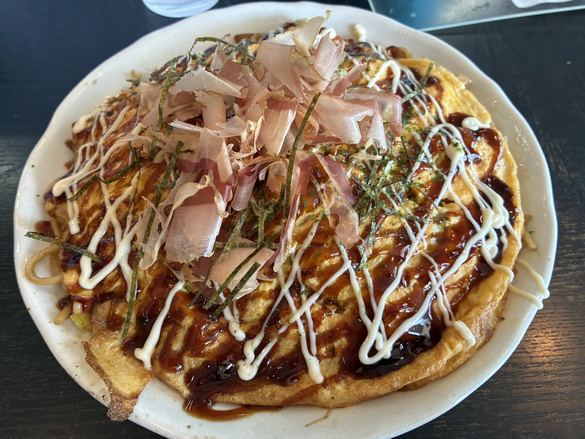 ちゃんぽん麺のオムそばぁ！中が見えないレベルの卵はすげぇ！( ˃̣̣̥ω