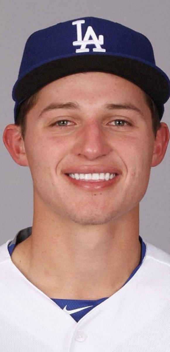 skostyboi's tweet image. Why does Corey Seager look younger as a rookie than he does now 😭