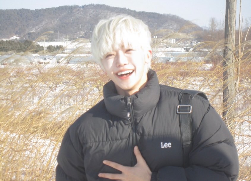 กูโหหหหหหหหหห เลยเหมือนเป็นคนที่ไม่มีอยู่จริงแต่จริง ๆ มีเป็นแอคใหญ่ na.jaemin0813 มียอดผู้ติดตาม13.7ล้านฟอล โคตรหล่อมากกอะหล่อทะลุกล้องทะลุเลนส์หมดละหล่อไปเลย24ชม หนุ่มโรแมนติกเราชอบแจมิน ㅜㅜ