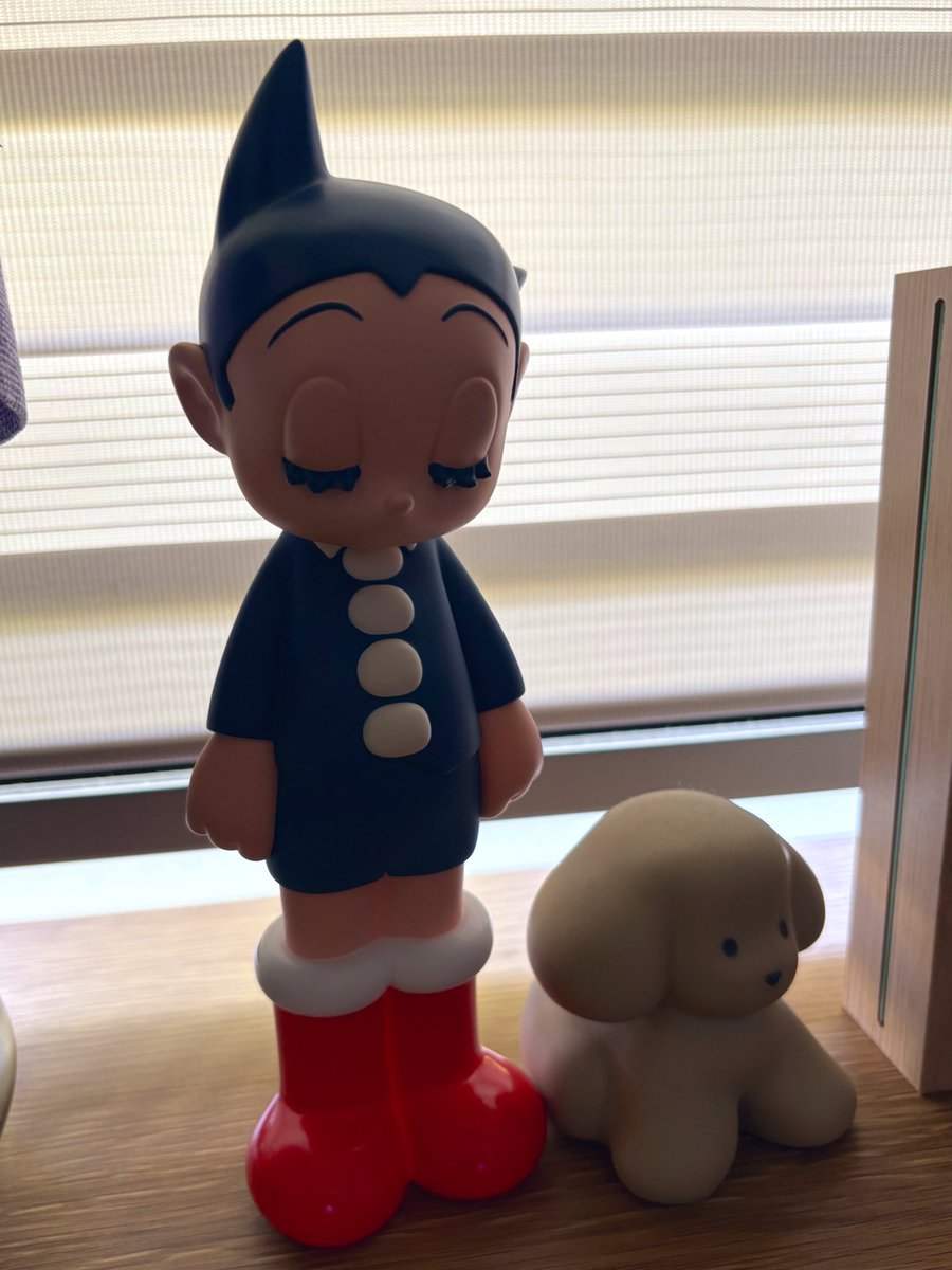 Vichrom's tweet photo. アトム大使かわいい https://t.co/DXGPldT83f