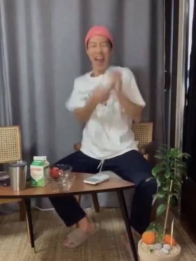 cona_052's tweet photo. 왜 인용에 이거 없냐 https://t.co/cLJU26b2oN