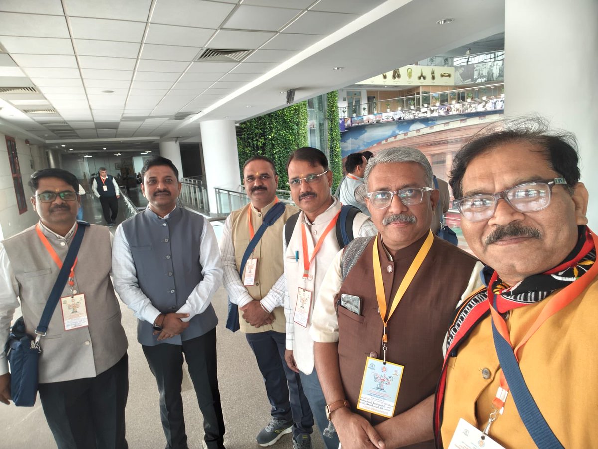 KRMSSOrg's tweet photo. At International Conference- Digital Society &amp; Human Values Reimagining Integral Humanism in the AI Era #ABRSM #Internationalconference #DigitalSociety #HumanValues https://t.co/TYWOhYsNix