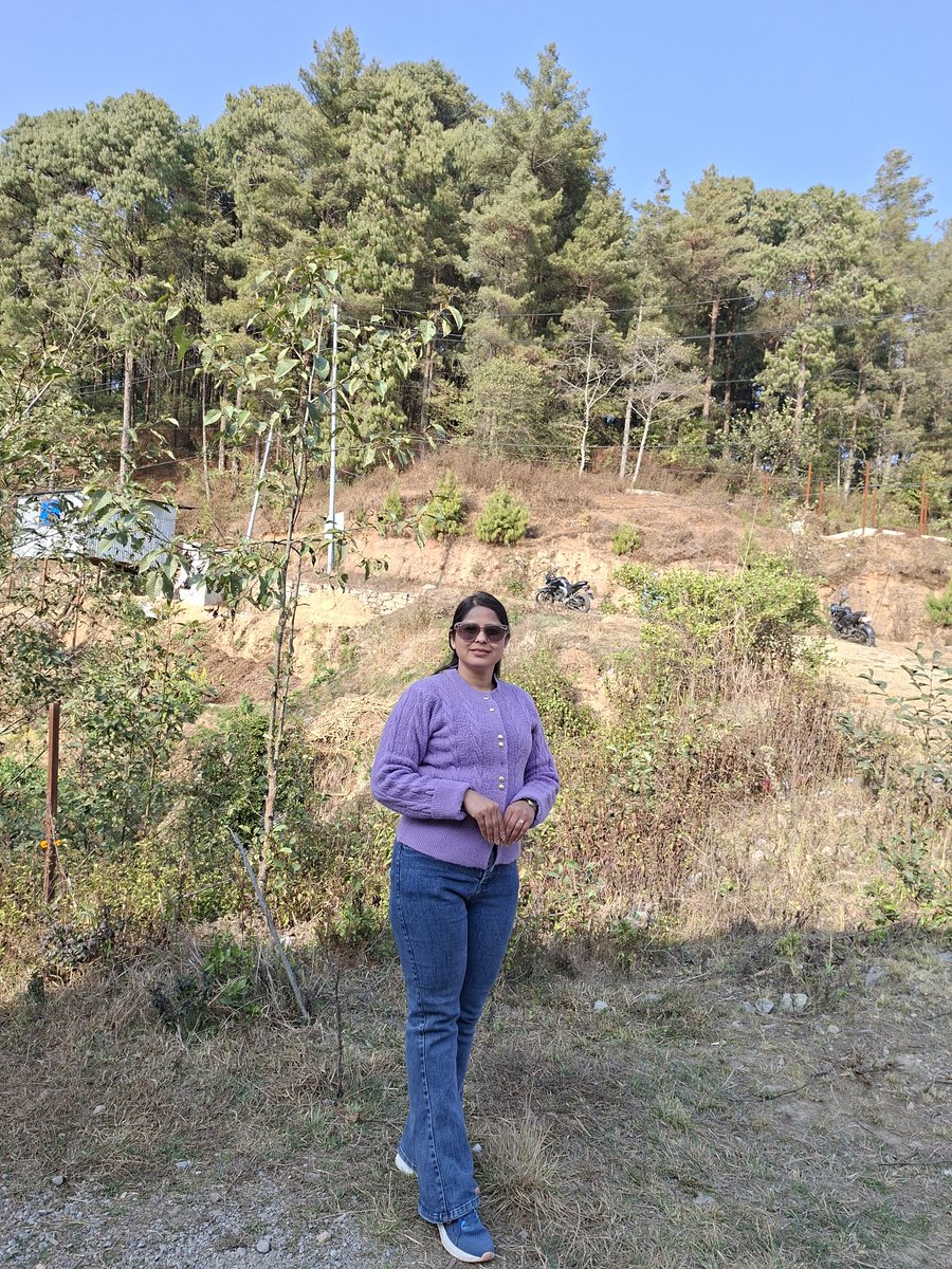 मान्छे सग त कहिल्यै गुनासो रहेन
भगवान सग एउटै कुरा सोध्न मन थियो
हरेक पटक निराश बनाउन किन आशाको 
बाटो देखाउछौ पहिला 😔😔🙏🙏