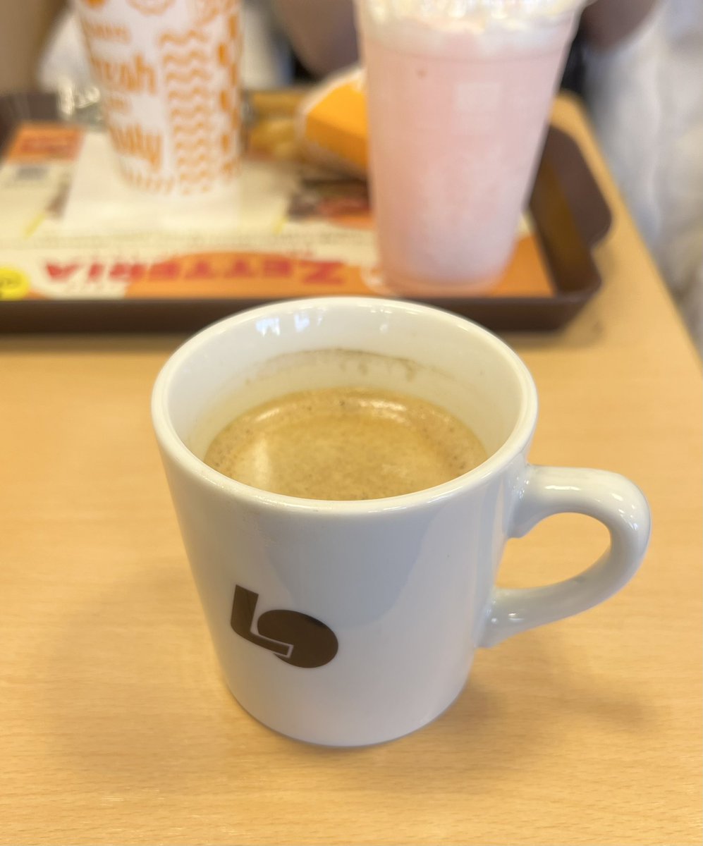 お昼は近所のロッテリアならぬゼッテリア🍔

ブラックコーヒーのみ☕️

ダイエットはしてませんがそういうときもある。