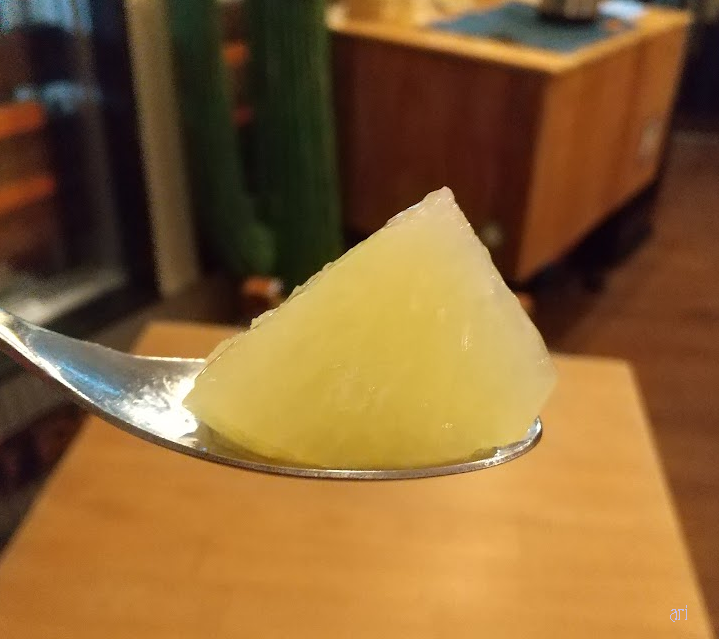 HACHIKU　早和の香（そうわのかおり）
これまた目ん玉飛び出るほどうま　水晶文旦×黄金柑から生まれたレア品種だそう　ぷるっぷるジューシィ食感がはんぱない心地よい！　さわやかあますっぱでものすごこのみ！
（かき氷・時差投稿）