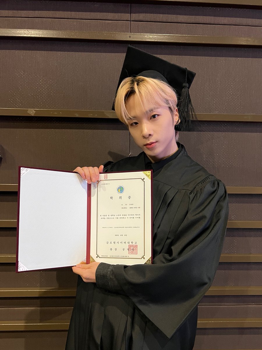 [🛸]
(경) 손성준 졸업 (축)
배우고 갑니다👍🏻🎉

#MCND #엠씨엔디 
#Castle_J #캐슬제이