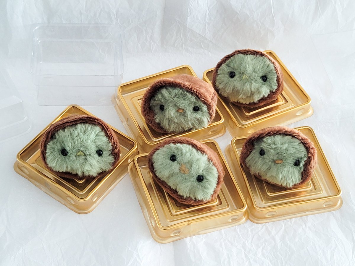 🎁수제두쫀쿠 키링 이벤트🎁
한땀한땀 손바느질 수제두쫀쿠 입니다
수제라 모양이 조금씩 달라 세상에서 딱 하나뿐인 두쫀쿠입니다🩷
예뻐해주시고 소중히 간직해 주실분을 원해요

후기 &amp;가끔씩 소식 전해주실분들 
참여해주세요😊

RT &amp; follow 2명. 3월초 추첨
국내배송만 가능.
반택배송.